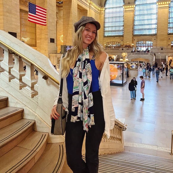 Meet your Posher, Chloe - Picture 1 of 1